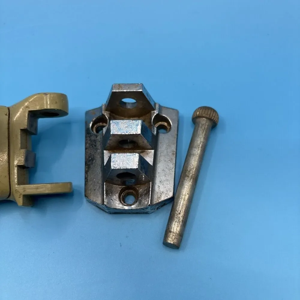 Vintage Can-O-Mat wall mount Can Opener, Populux, w/ mount, MCM 1960s Green US